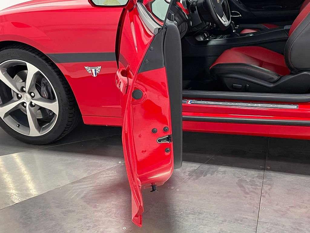 Used 2015 Red Chevrolet SS image 73