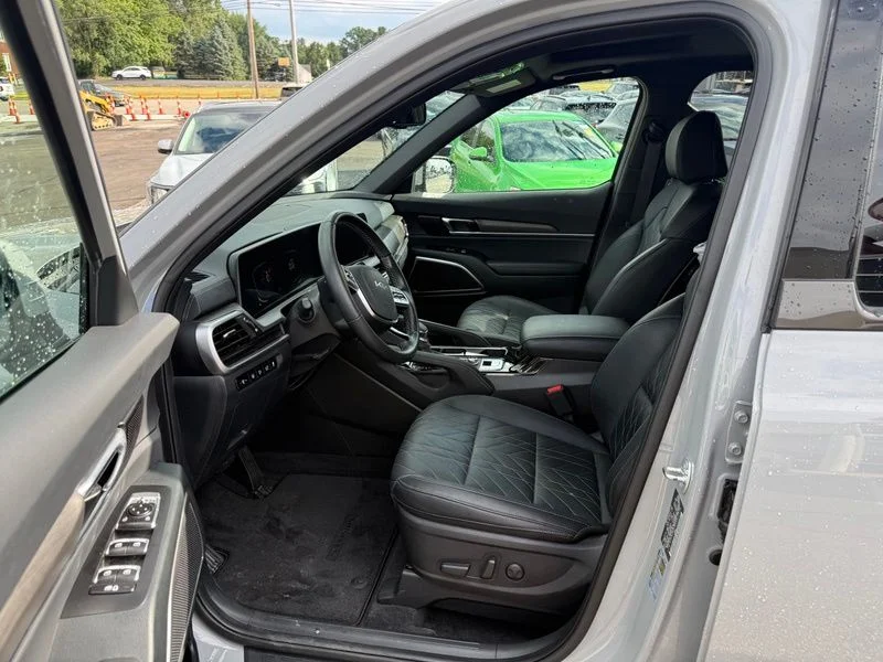 Used 2025 Gray Kia EX X-Line image 8