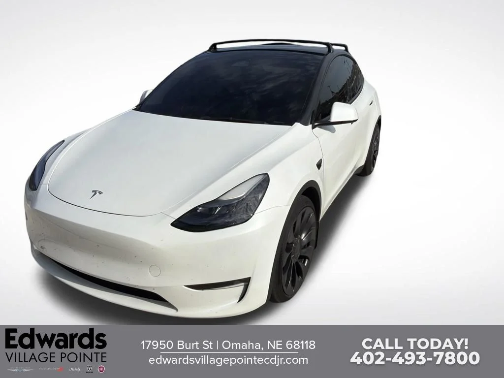 2022 Tesla Model Y Performance Dual Motor All-Wheel Drive's photo