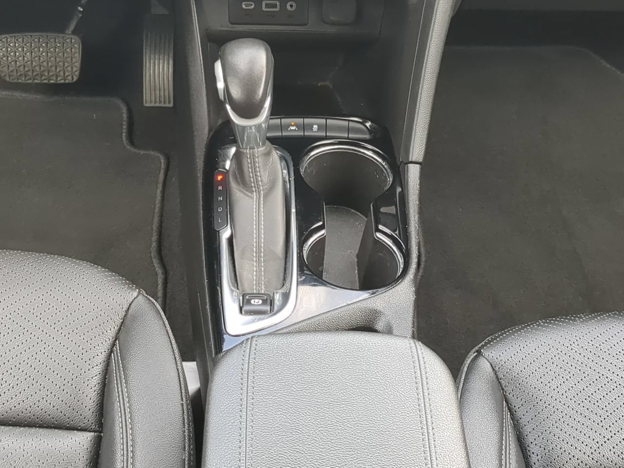 Used 2023 Ebony Twilight Metallic Buick Essence image 19
