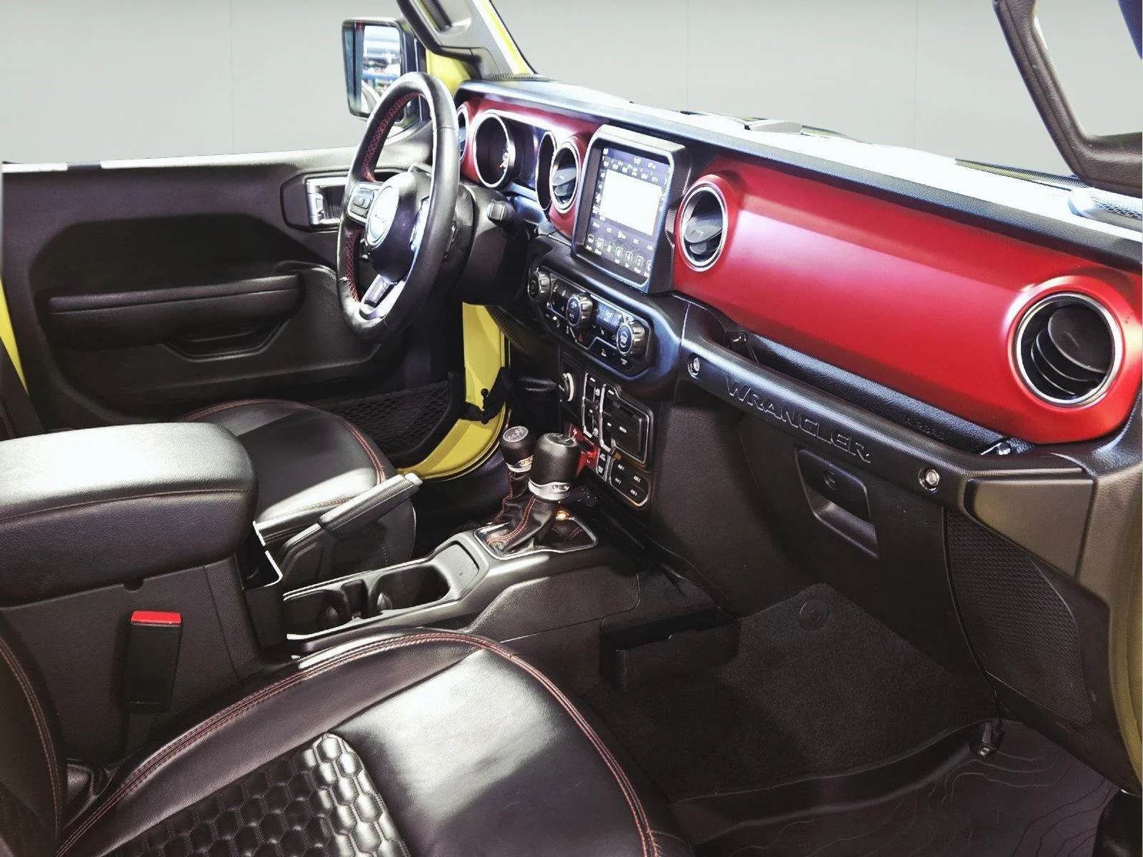 Used 2023 High Velocity Clearcoat Jeep Rubicon image 47