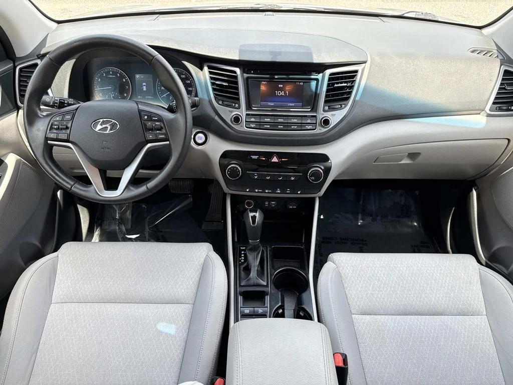 Used 2017  Hyundai Sport image 20