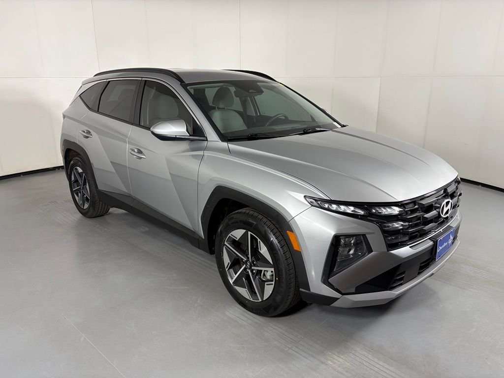 Used 2025 Silver Hyundai SEL image 2