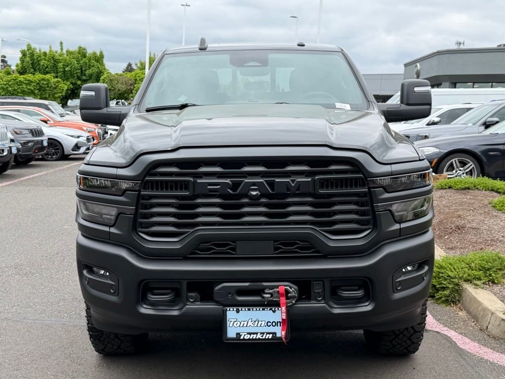 New 2026 Diamond Black Crystal Pearl-Coat Exterior Paint RAM Tradesman image 3