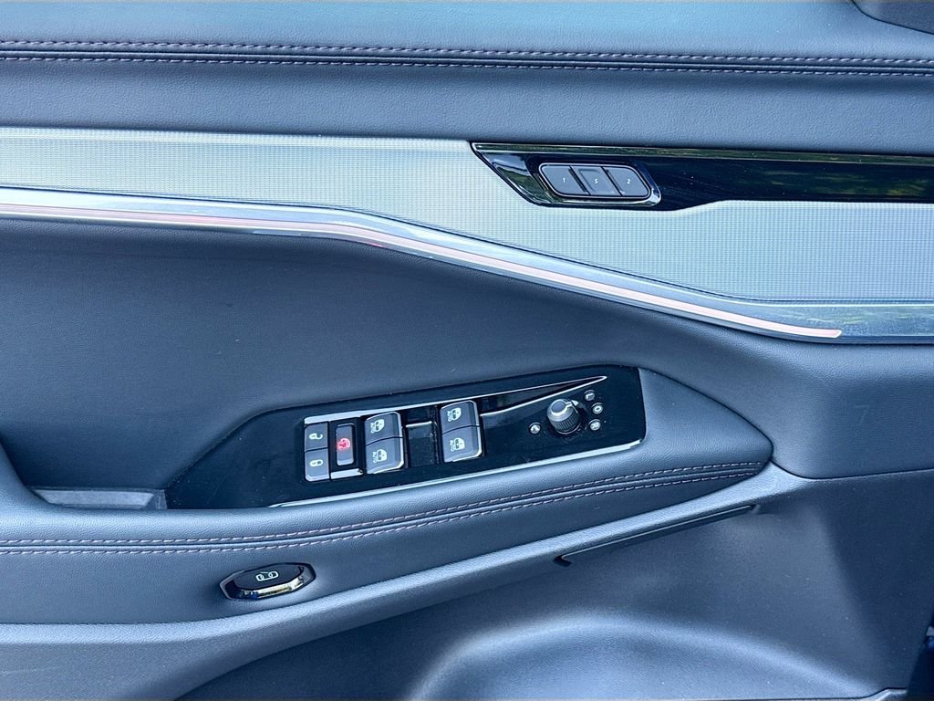 Used 2024 Fathom Blue Pearlcoat Jeep Launch Edition image 18