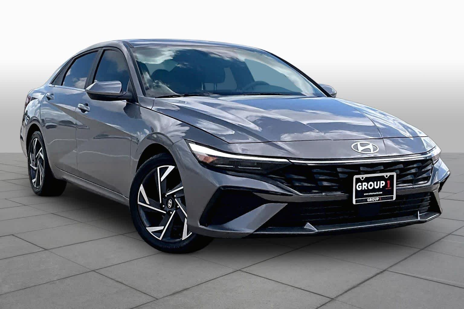 Used 2024 Fluid Metal Hyundai SEL image 3