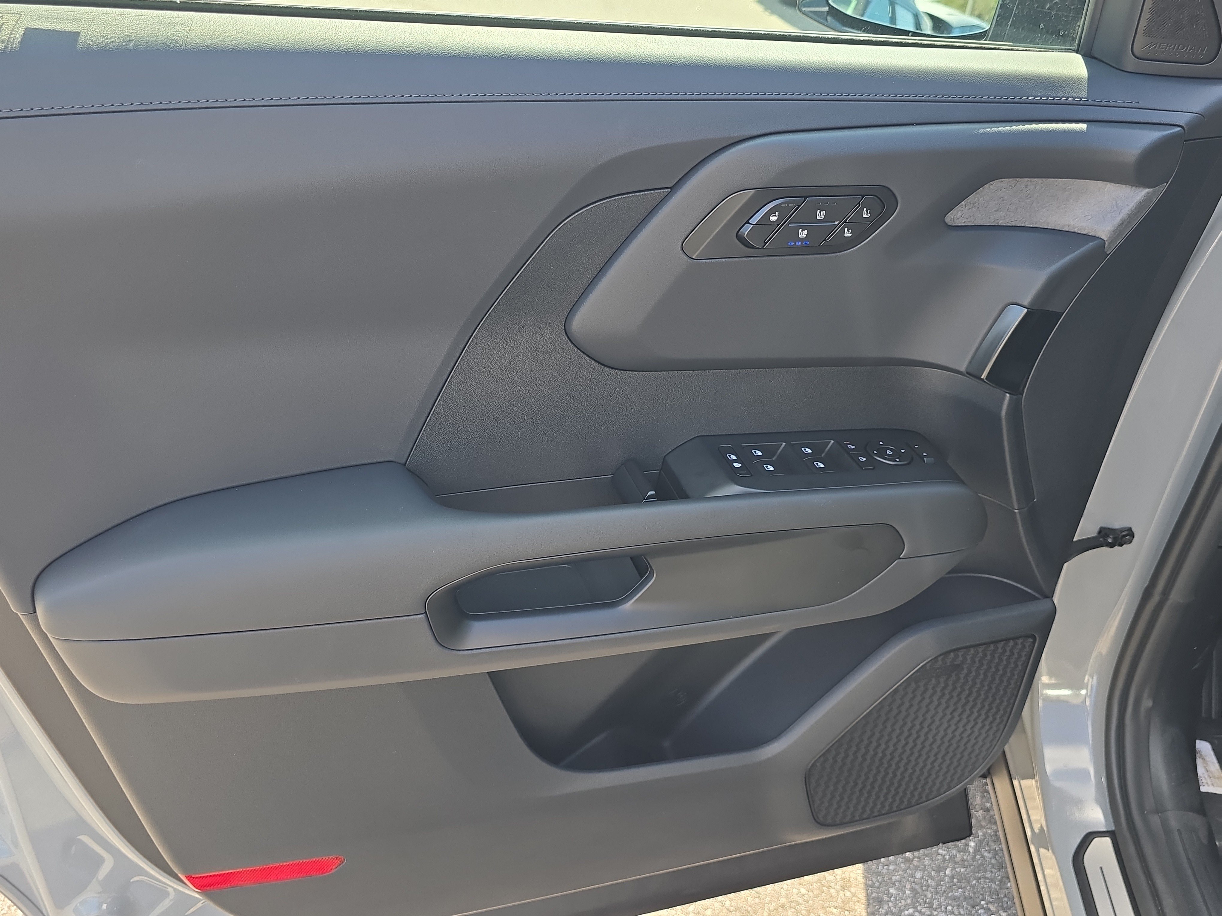 New 2027 Wolf Gray Kia X-PRO SX image 18