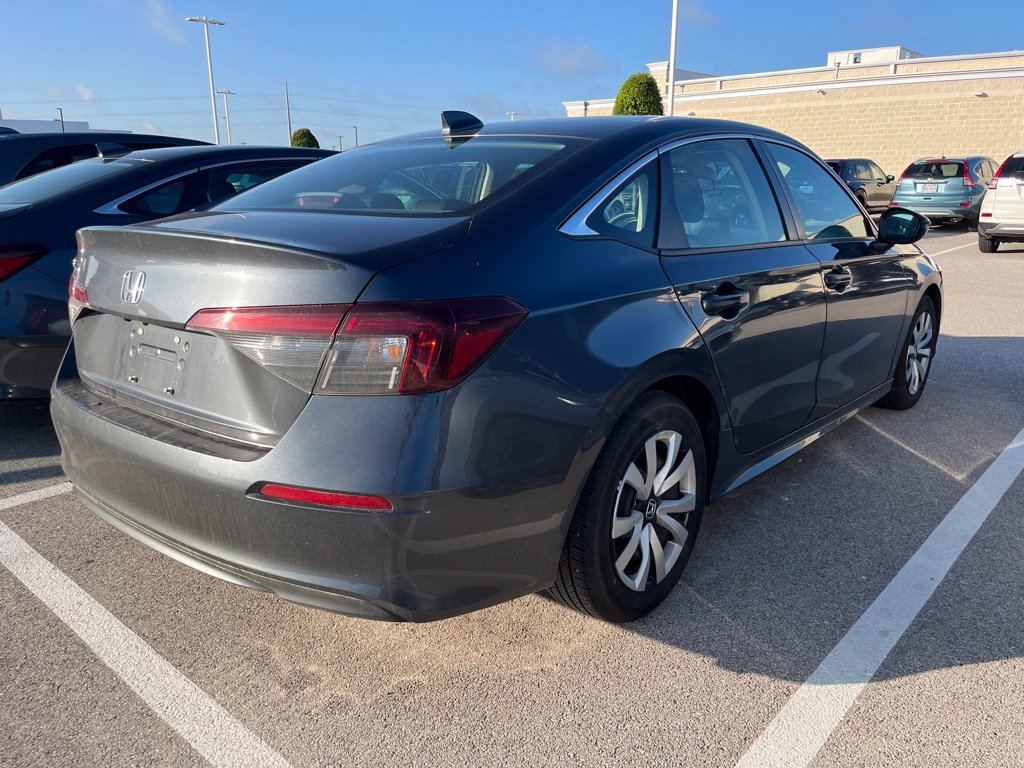 Used 2025 Meteorite Gray Metallic Honda LX image 3