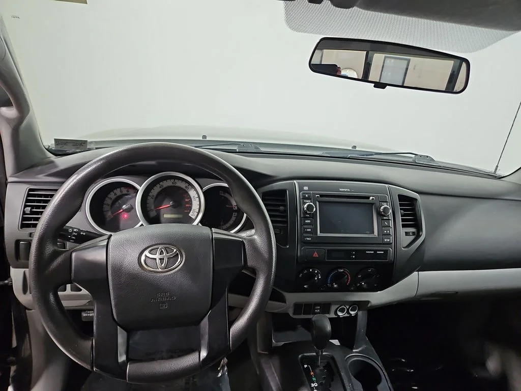 Used 2013 Black Toyota Base image 13