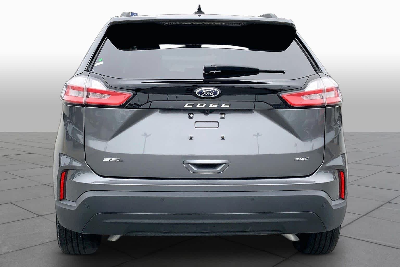 Used 2024 Carbonized Gray Metallic Ford SEL image 5