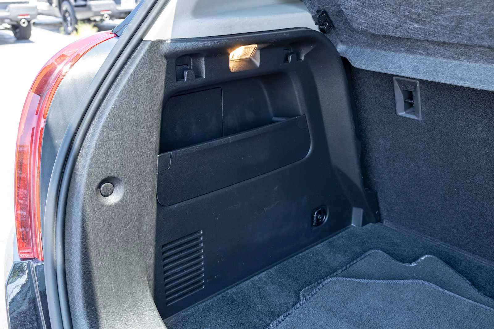 Used 2019 Ebony Twilight Metallic Buick Sport Touring image 30