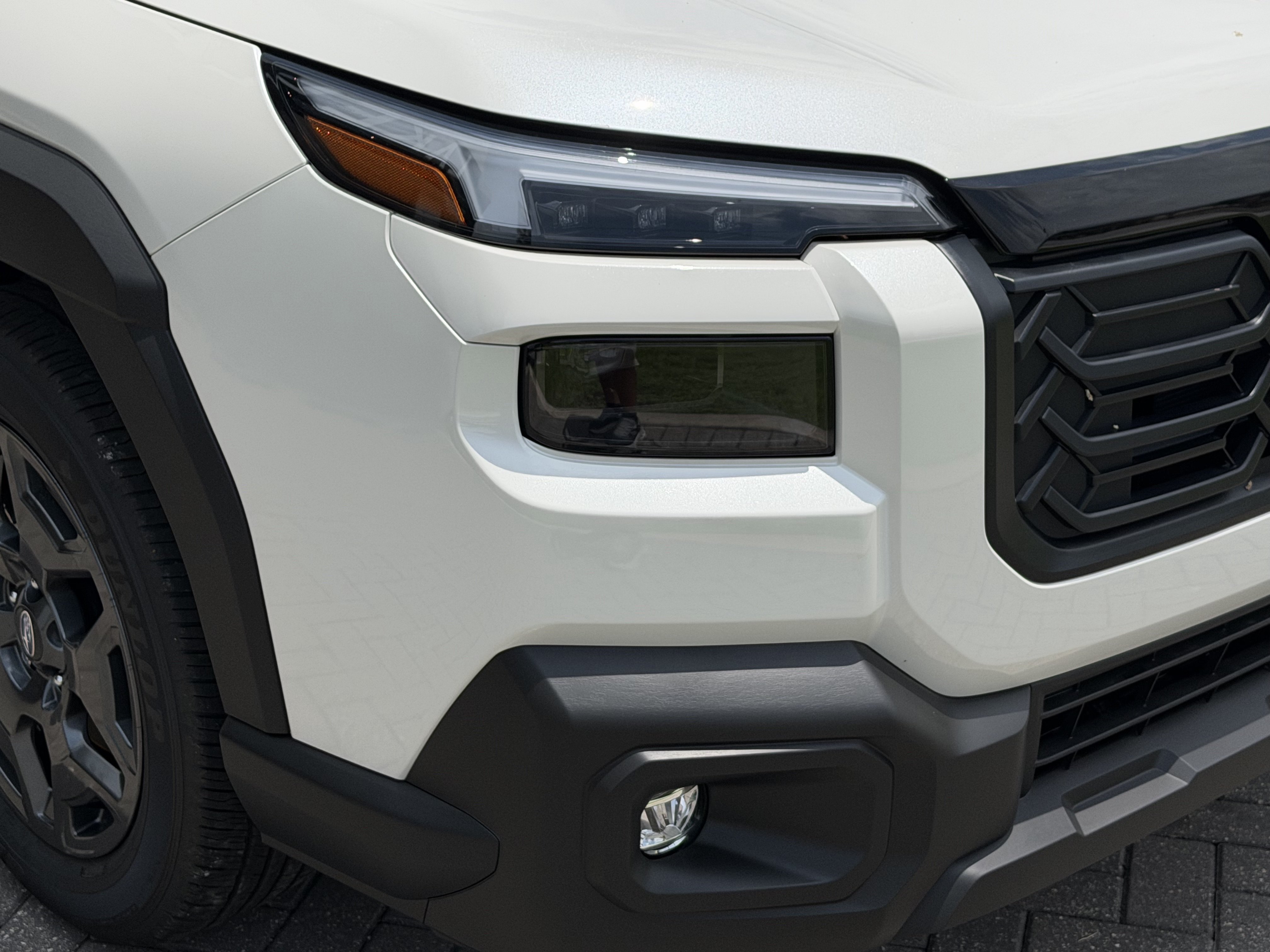 New 2026 CRYSTAL WHITE PEARL Subaru Premium image 9