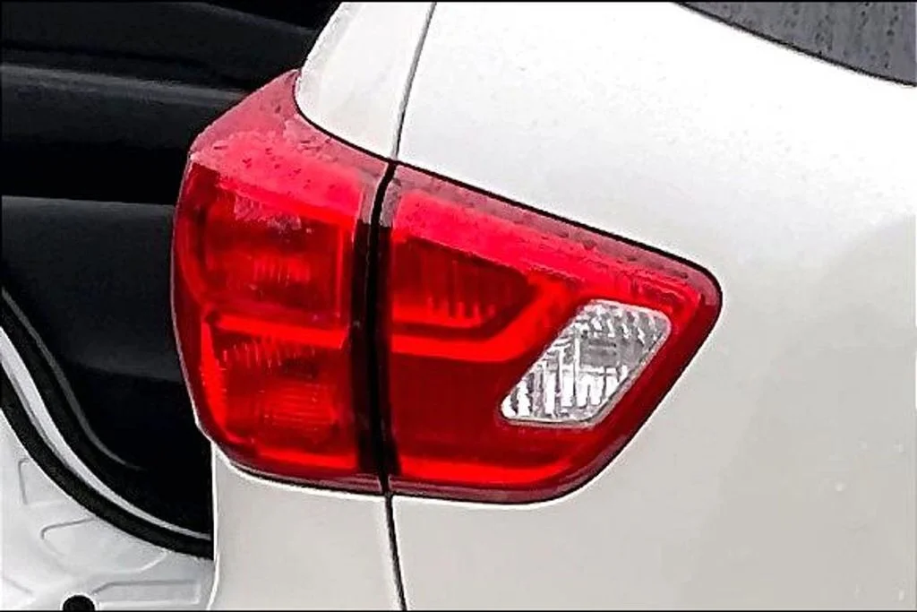 Used 2018 White Nissan SV image 34