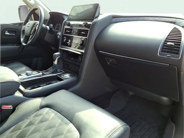 Used 2024 White Nissan Platinum 2WD image 21