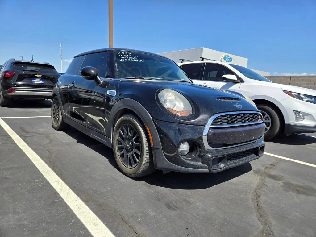 Used 2015 Black MINI S image 1