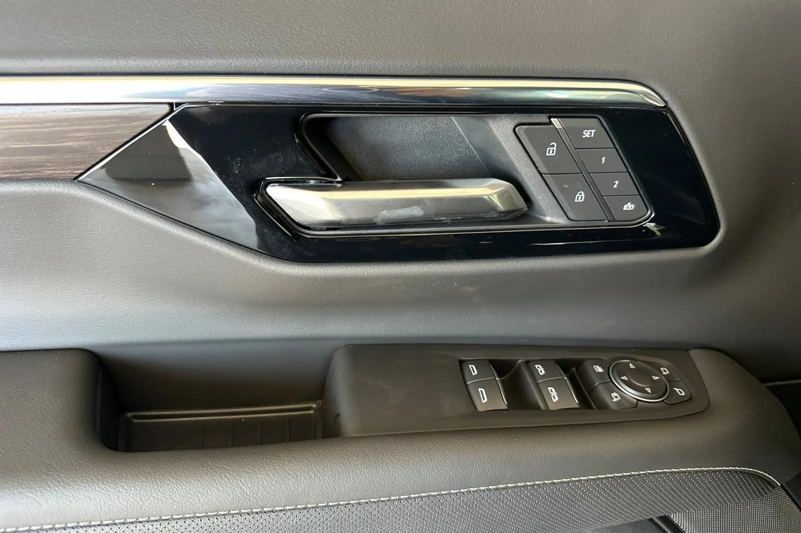 New 2025 Lakeshore Blue Metallic Chevrolet Premier image 11