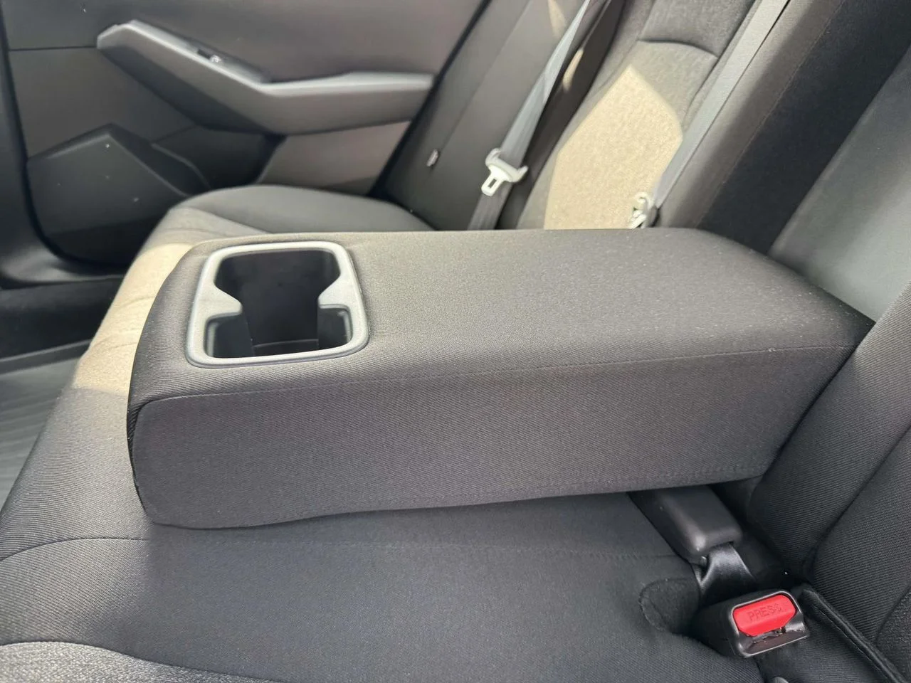 Used 2025 Solar Silver Metallic Honda SE image 18