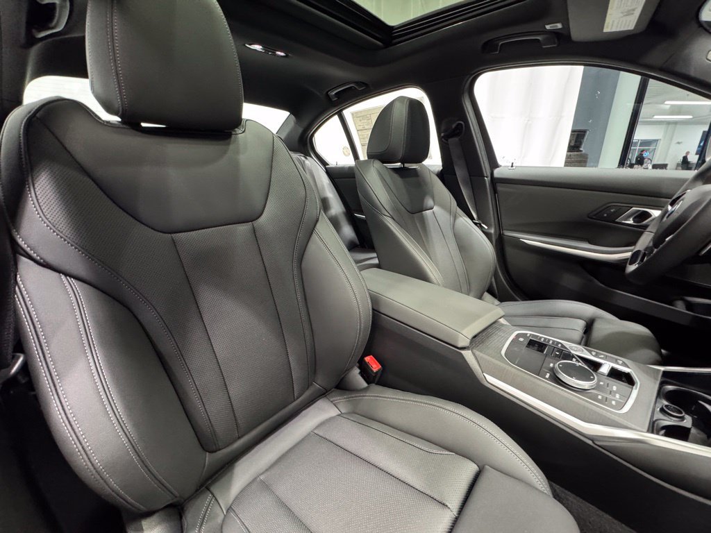 2026 BMW 3 Series 330i - Photo 28