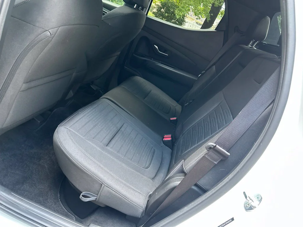 Used 2022 White Hyundai SEL Premium image 28