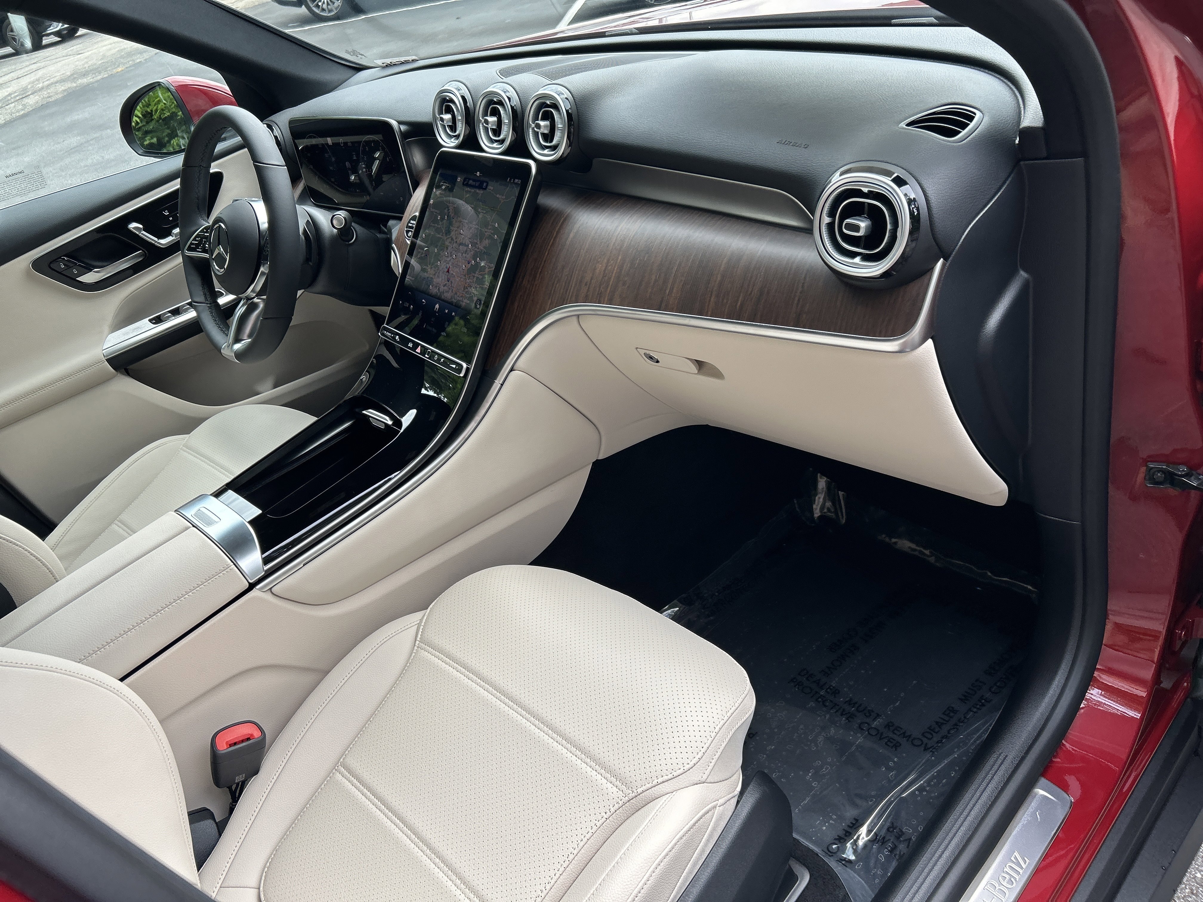 New 2026 MANUFAKTUR Patagonia Red Metallic Mercedes-Benz GLC 300 4MATIC® SUV image 42