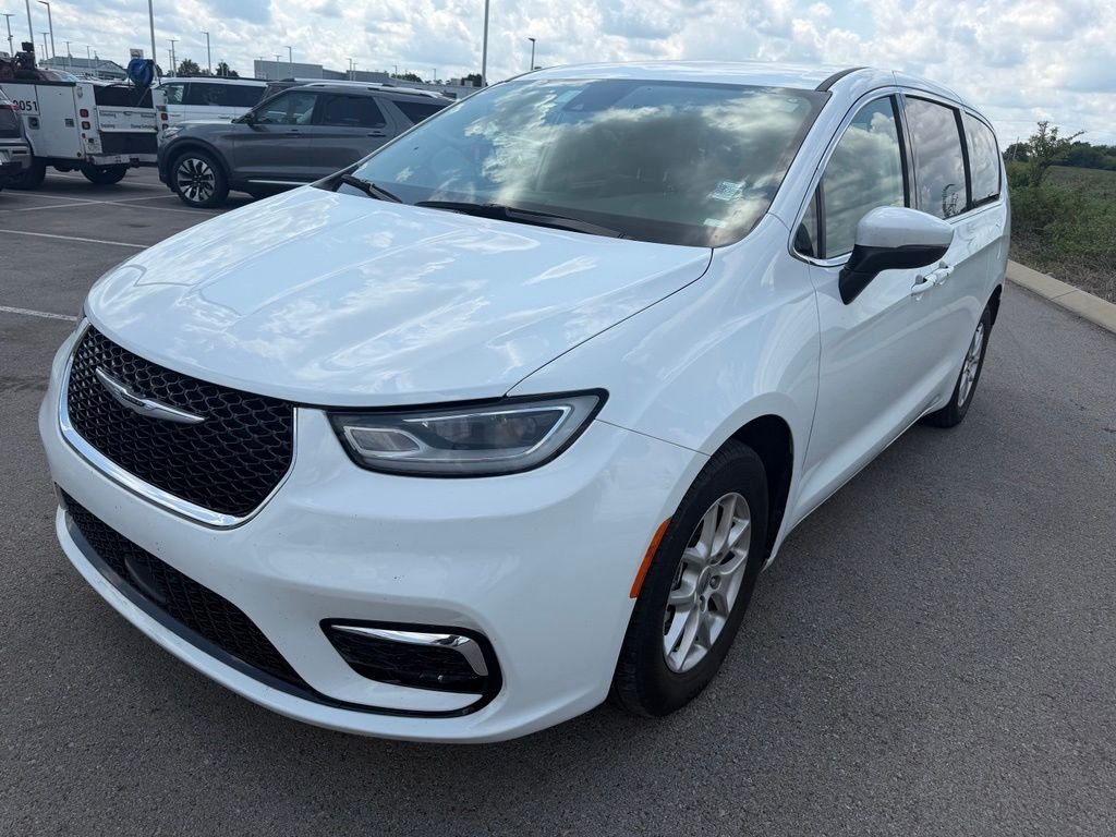 Used 2023 White Chrysler Touring L image 22