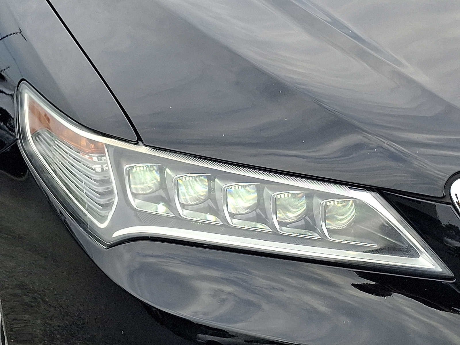 Used 2016 Crystal Black Pearl Acura V6 Tech image 9