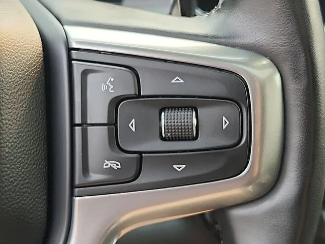 2025 Chevrolet Silverado 1500 LTZ - Photo 23