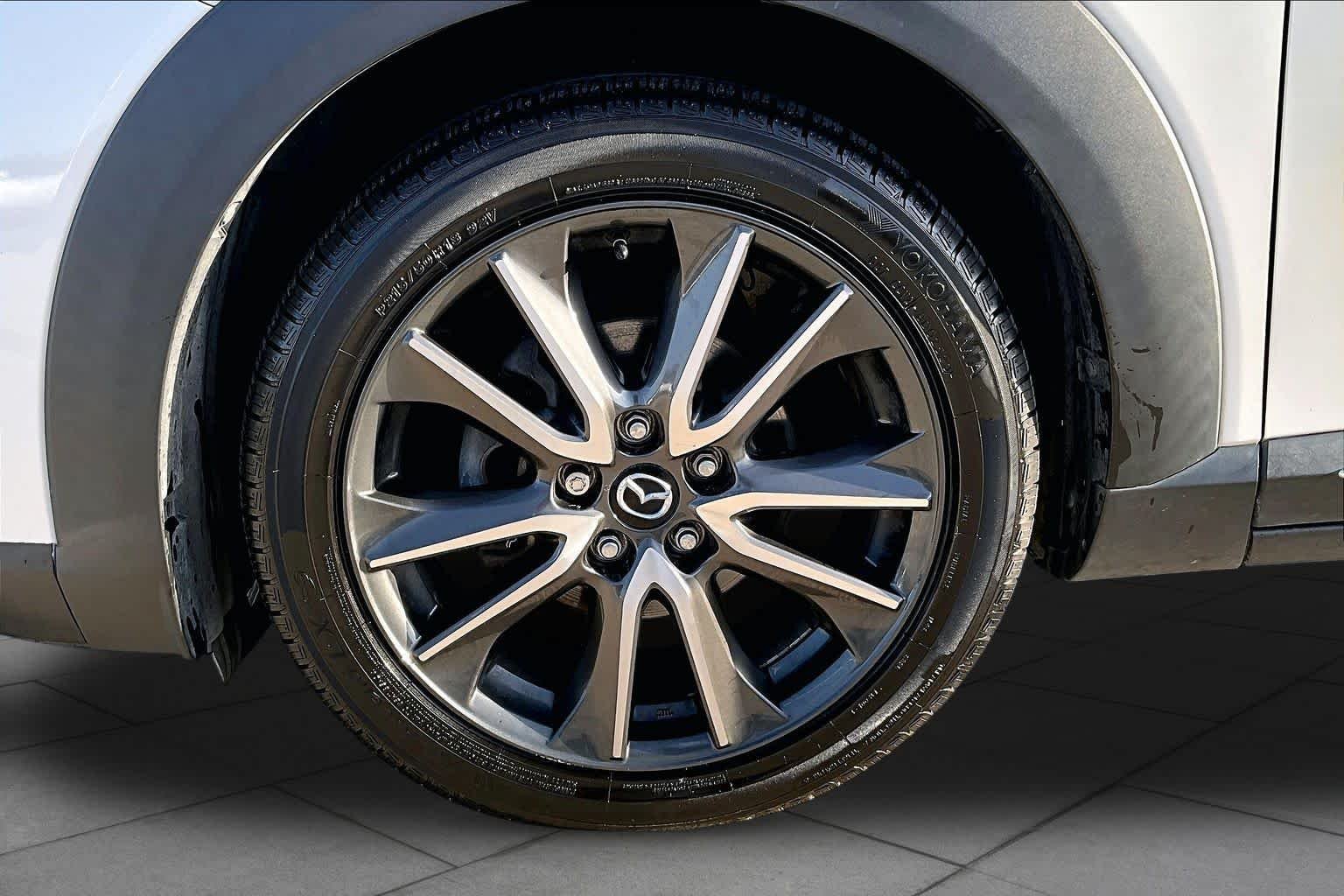 Used 2017 Crystal White Pearl Mica Mazda Grand Touring image 9