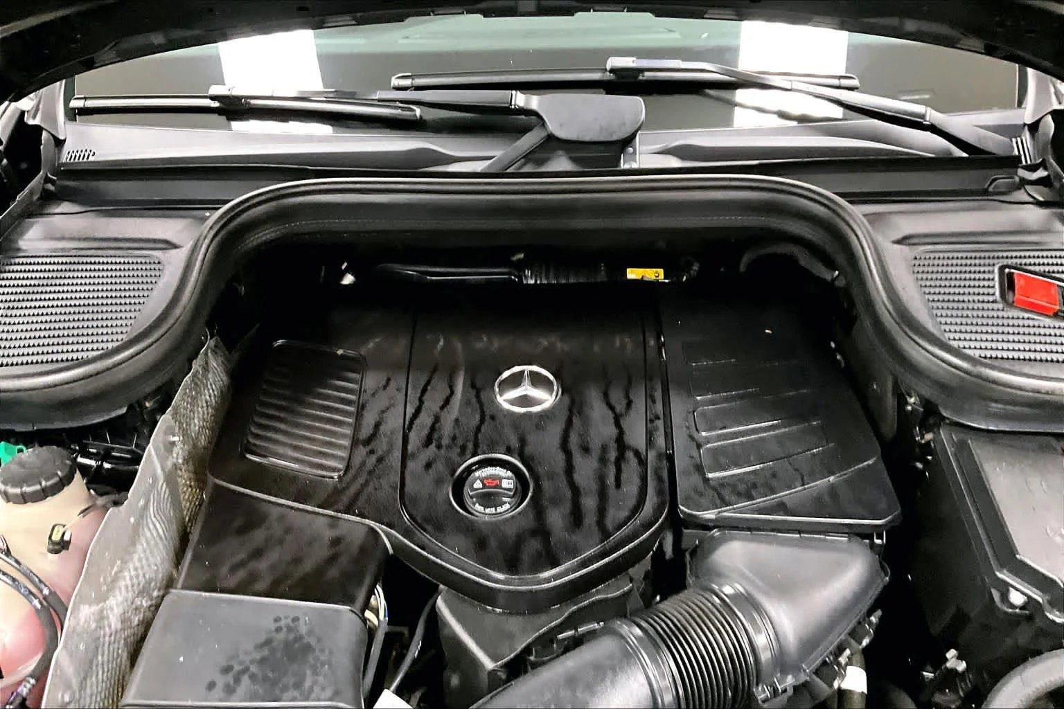 Used 2024 Black Mercedes-Benz GLE 450e Plug-In Hybrid image 30