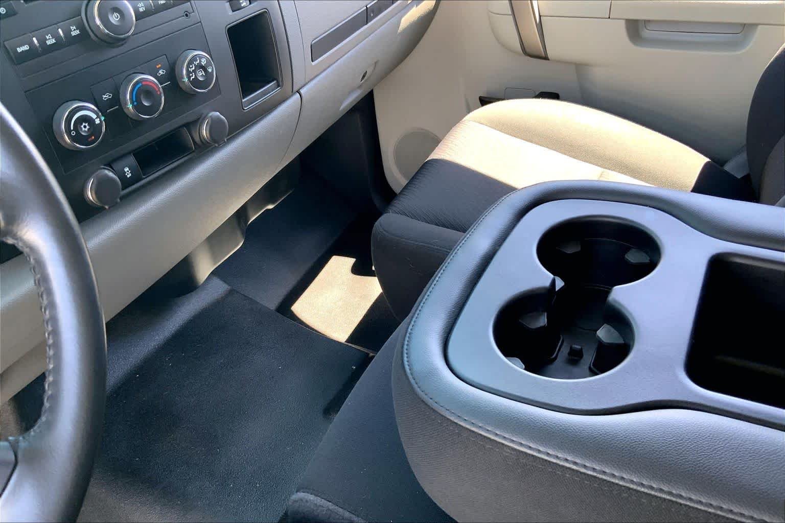 Used 2013 Summit White Chevrolet Work Truck image 15