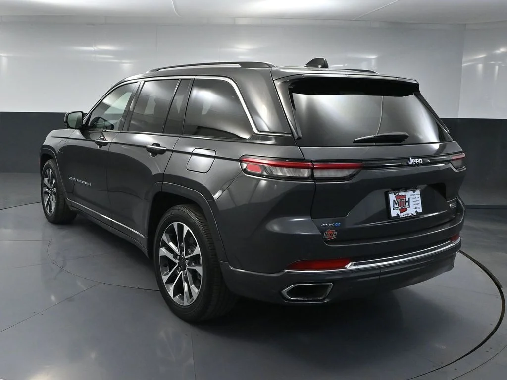 Used 2023 Gray Jeep Overland 4xe image 6