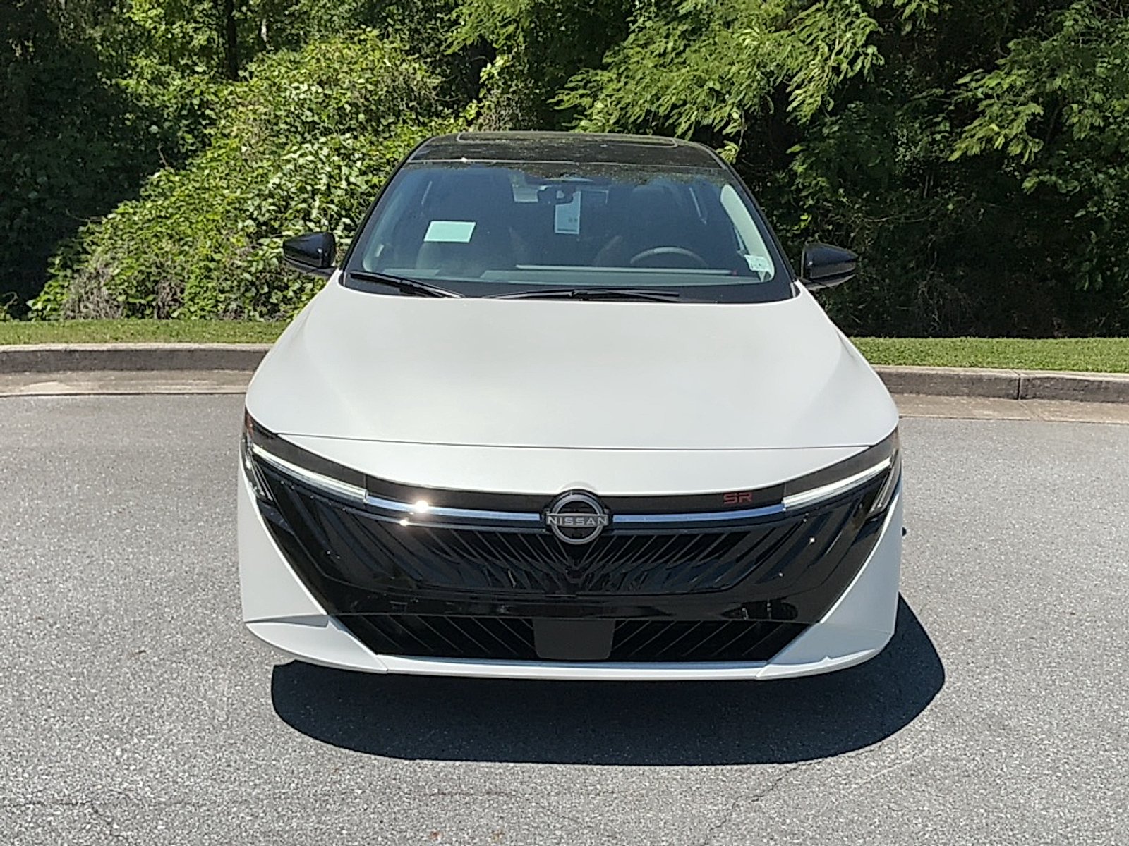New 2026 Aspen White Tricoat/Super Black Nissan SR image 17