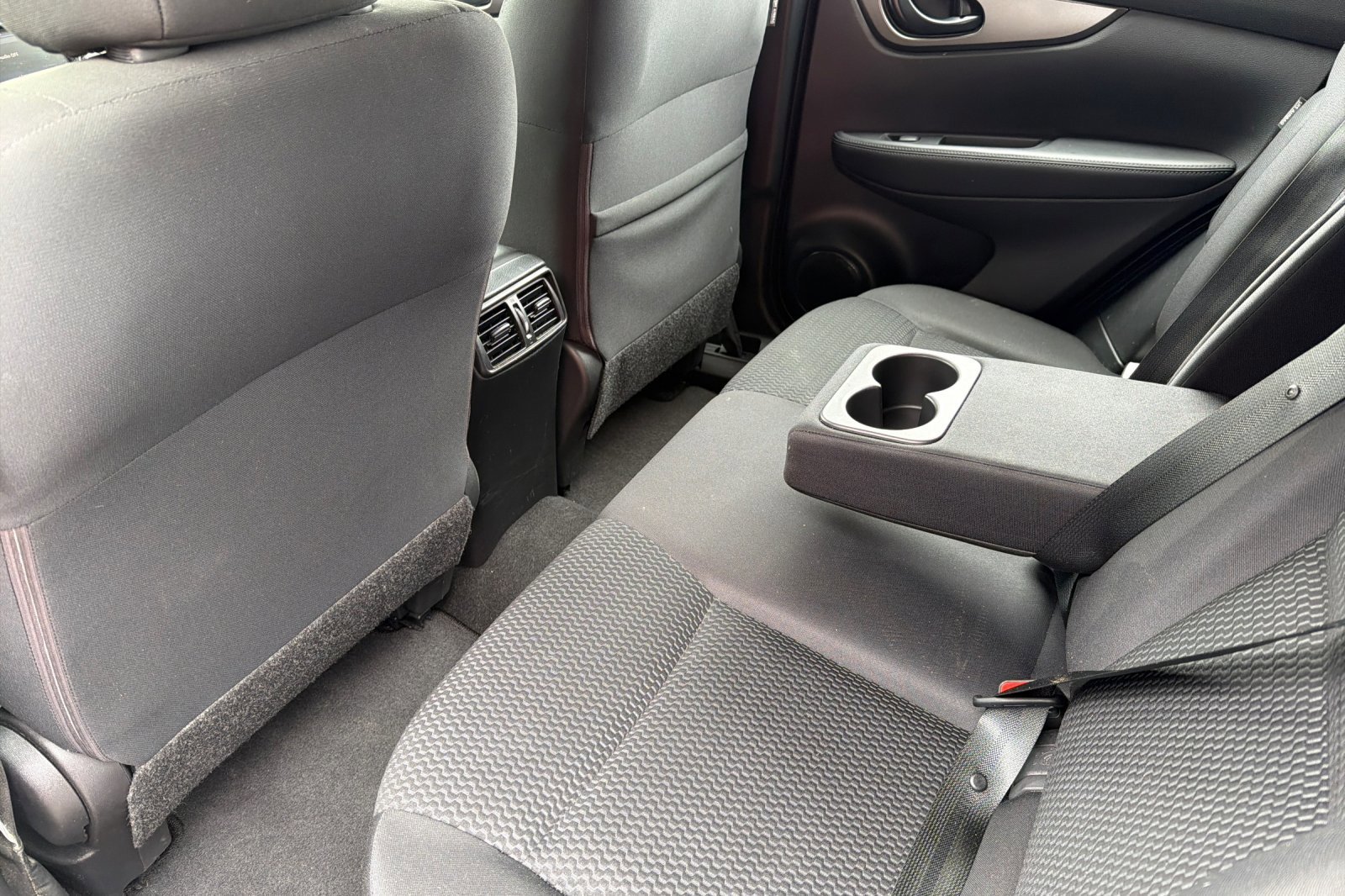Used 2021 Glacier White Nissan S image 10