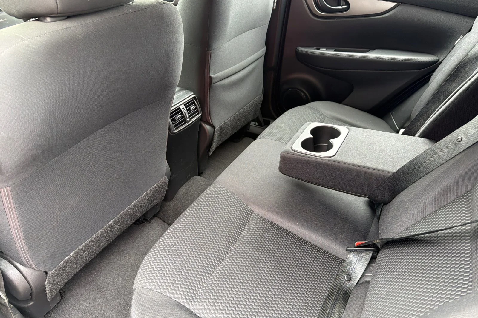 Used 2021 Glacier White Nissan S image 10