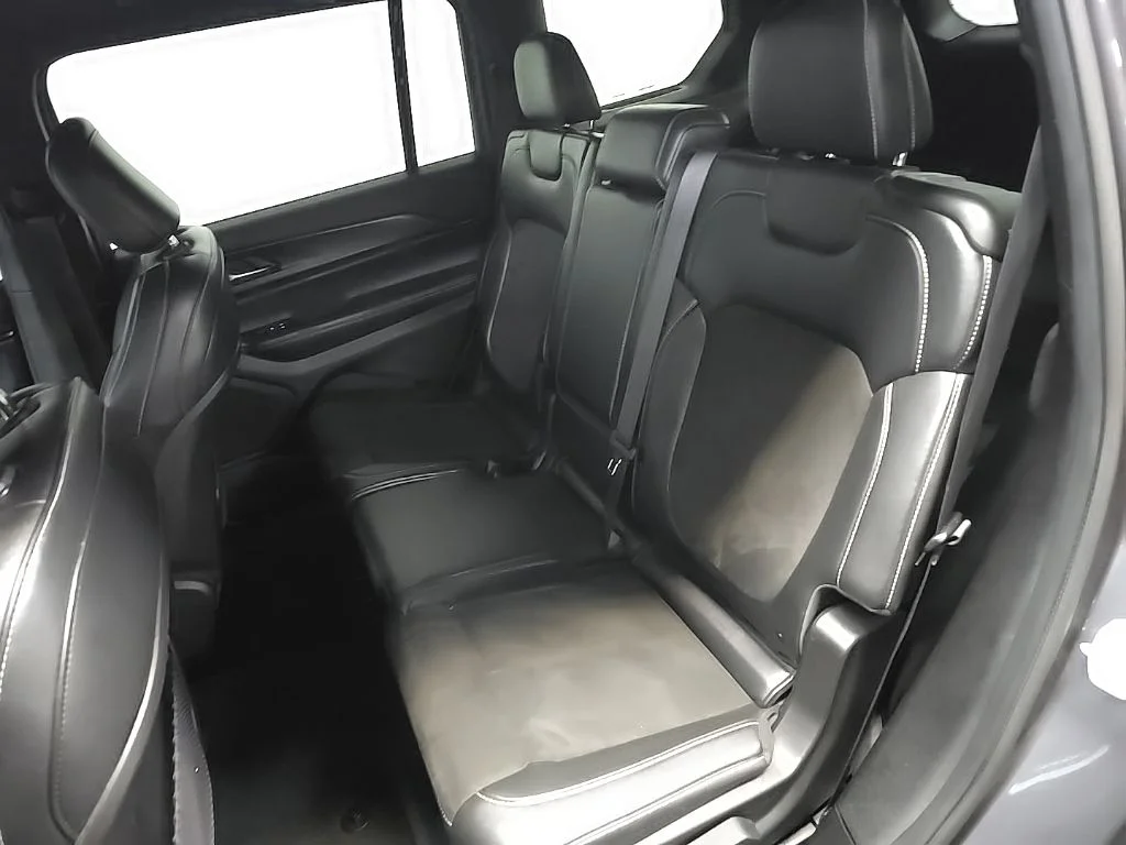 Used 2024 Gray Jeep Altitude image 31