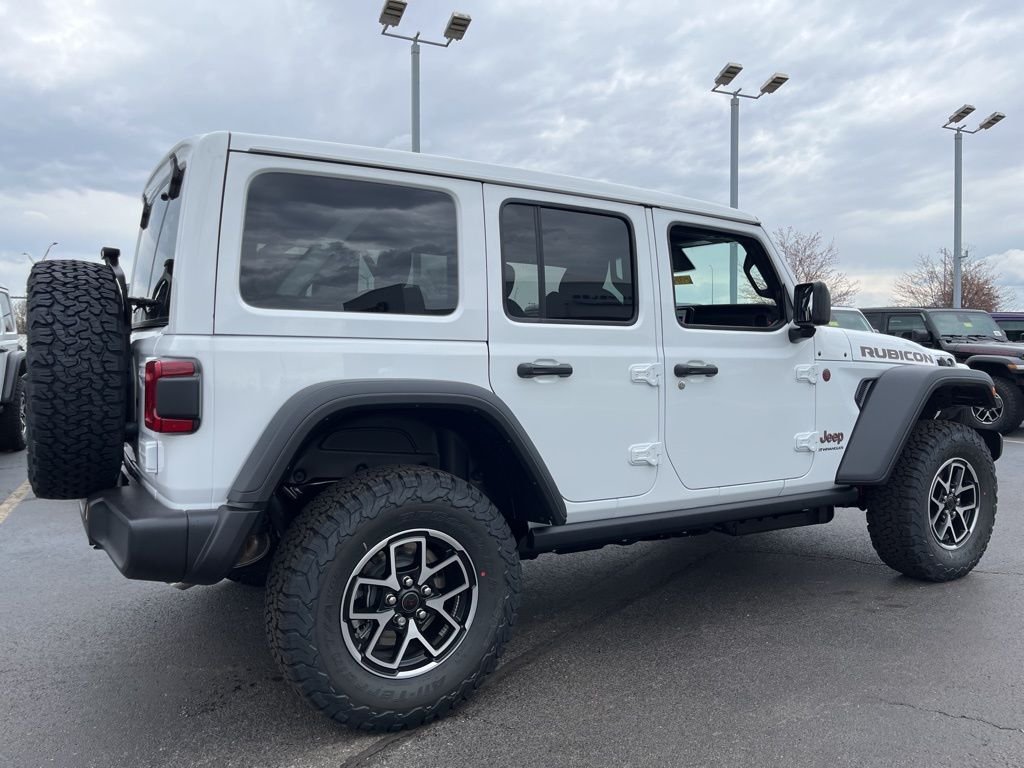 New 2026 Bright White Clear-Coat Exterior Paint Jeep Rubicon image 52