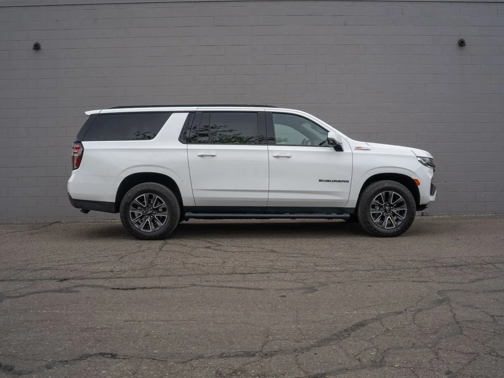 Used 2023 White Chevrolet Z71 image 8