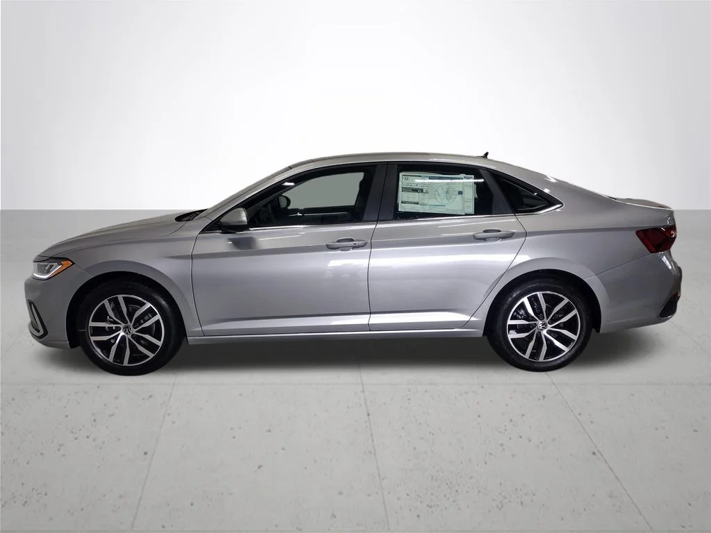 New 2026 Silver Volkswagen 1.5T SE image 9