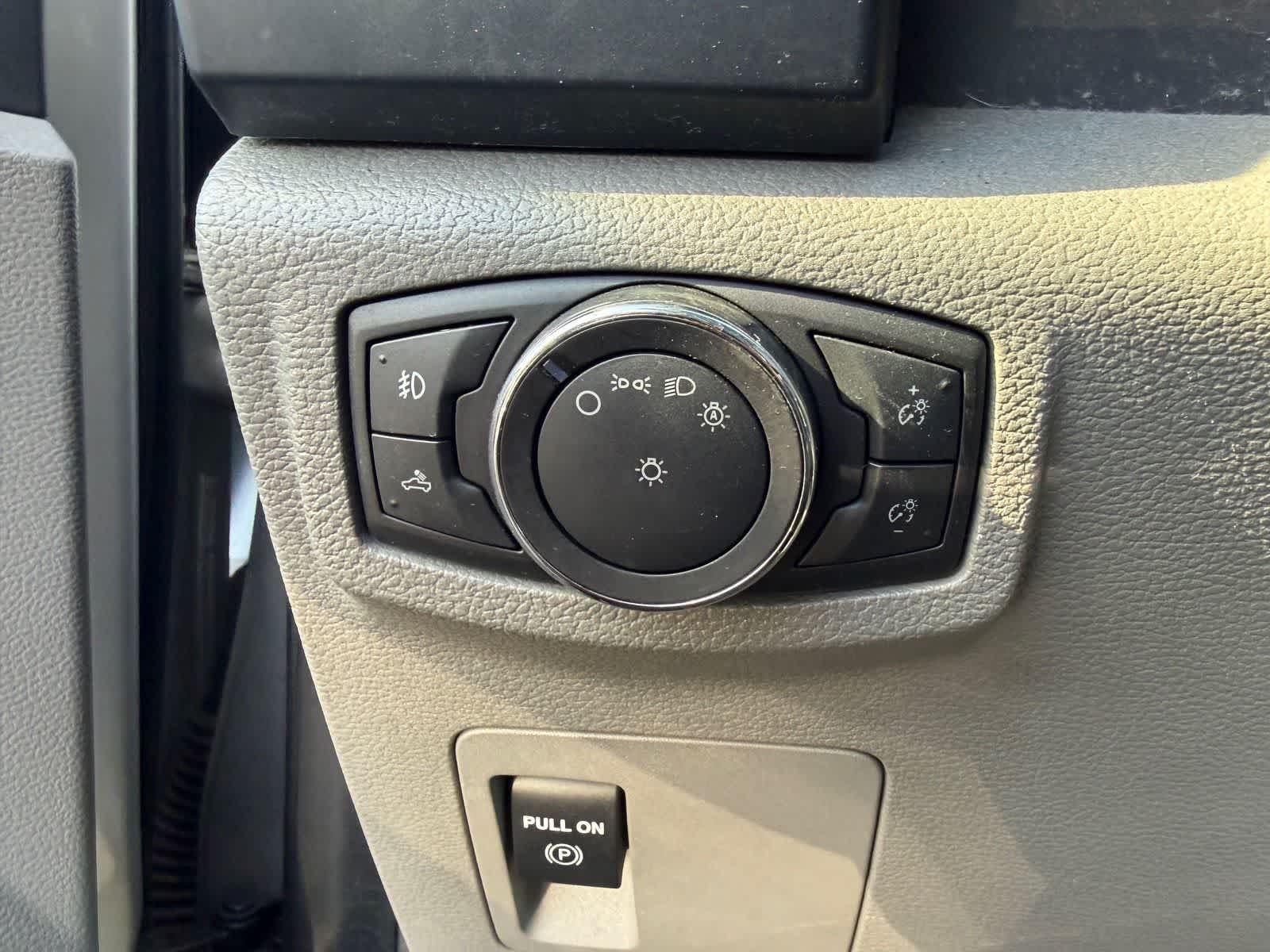 Used 2016 Ingot Silver Metallic Ford XL image 8