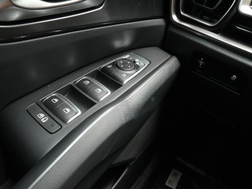 New 2025 Glacial White Pearl Kia LX image 12