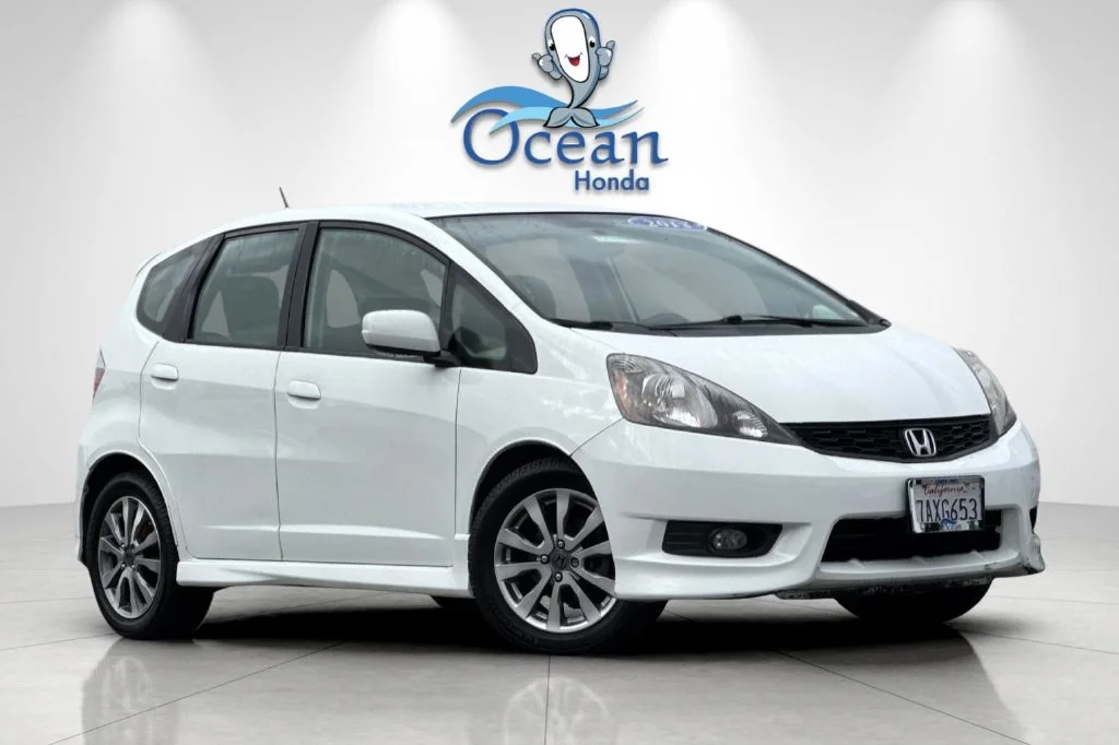 Used 2013 Taffeta White Honda Sport image 2