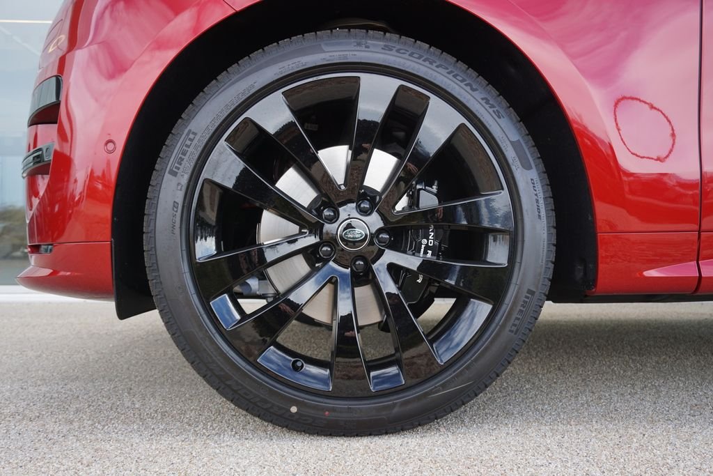 New 2025 Firenze Red Land Rover Dynamic SE image 32