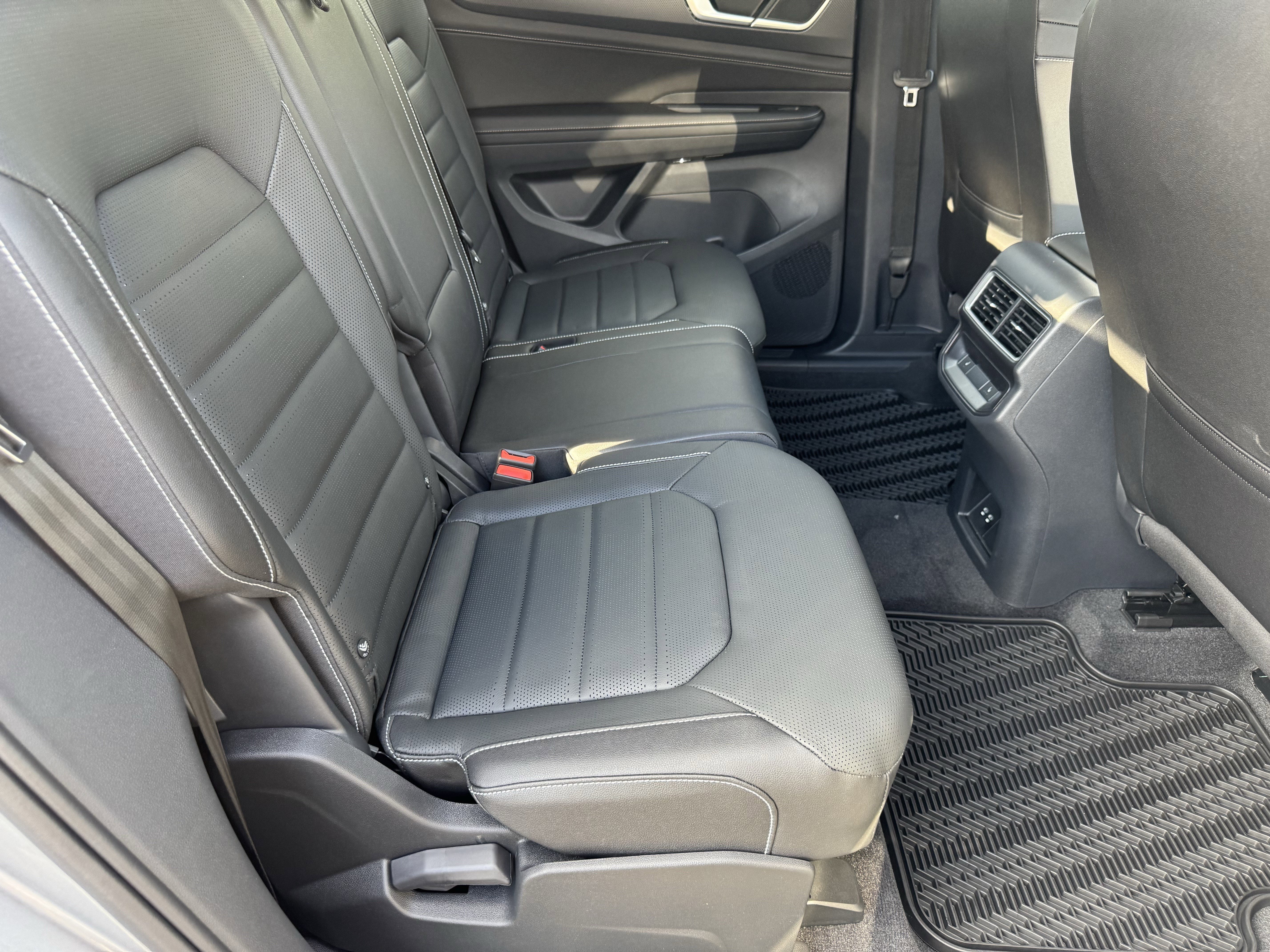 2026 Volkswagen Atlas Cross Sport SEL R-LINE - Photo 9