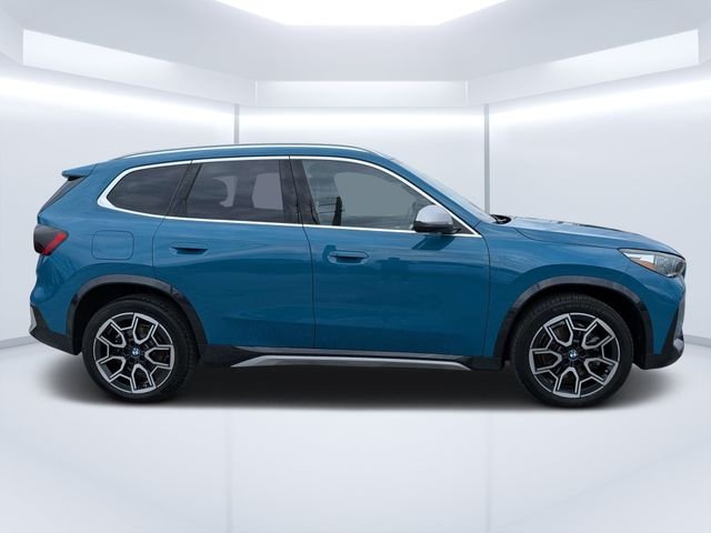 Used 2023 Blue BMW xDrive28i image 2