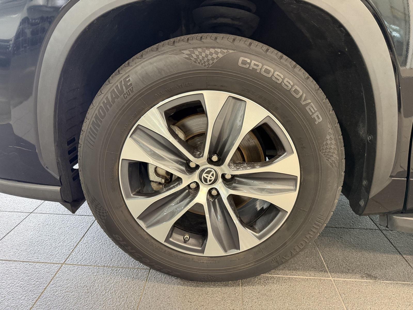 Used 2024 Midnight Black Metallic Toyota XLE image 25