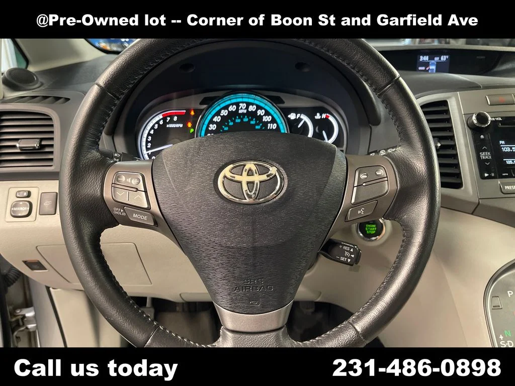 Used 2010 Silver Toyota Base image 19