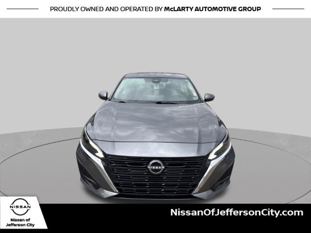 Used 2024 Gray Nissan 2.5 SV image 2