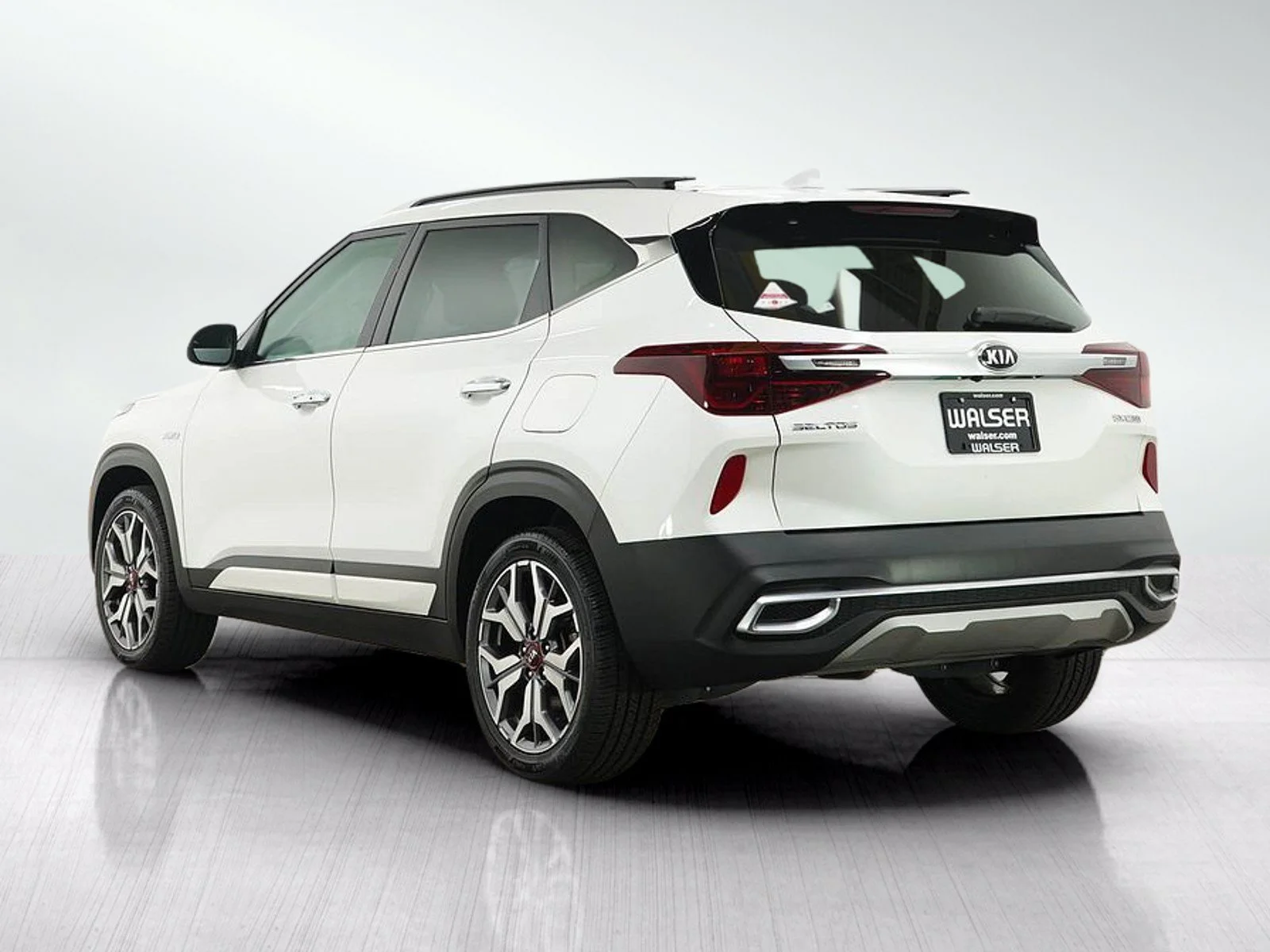 Used 2021 Snow White Pearl Kia SX DCT AWD image 5