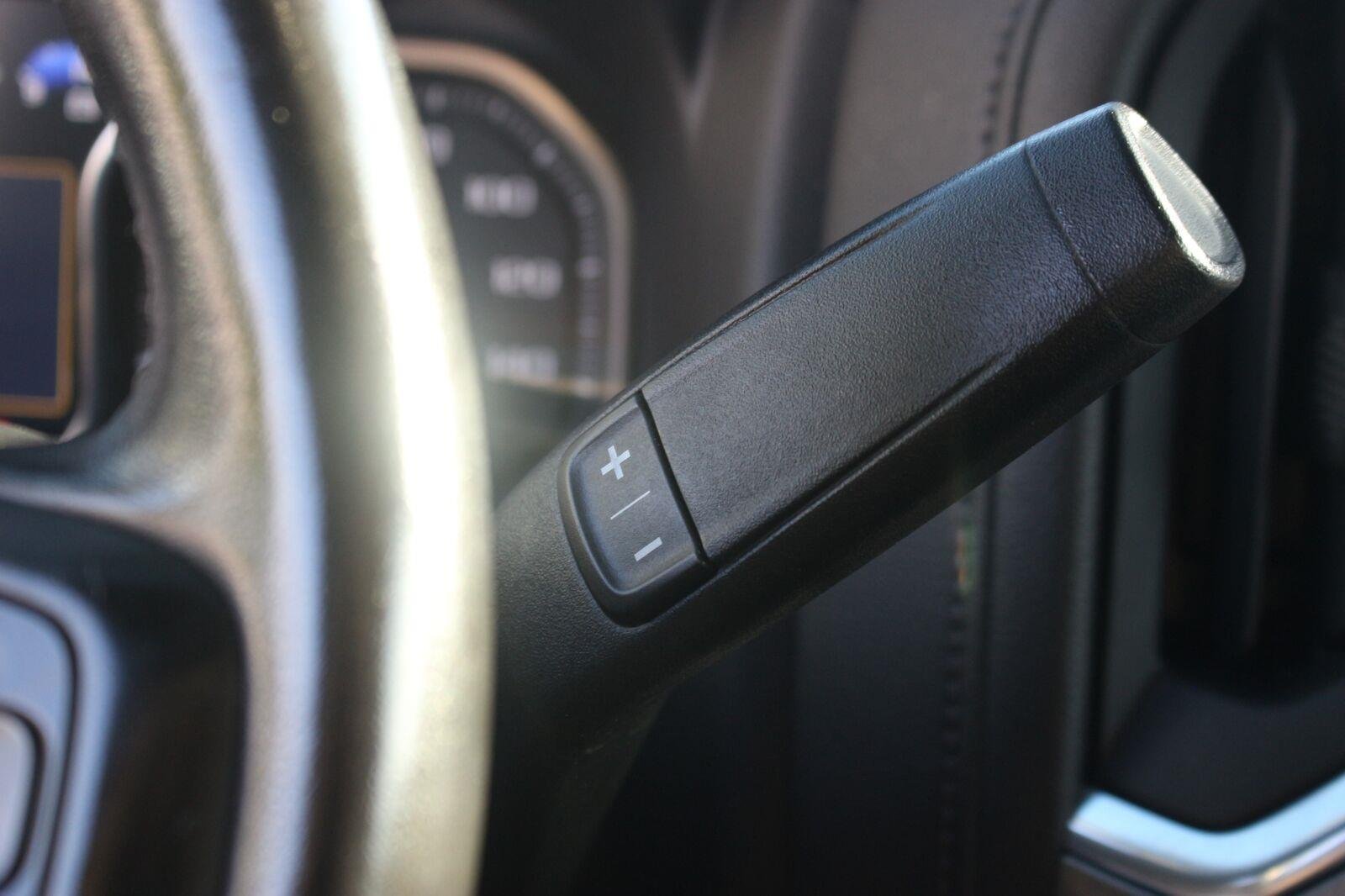 Used 2022 SUMMIT WHITE GMC Denali image 32