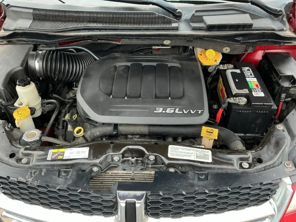 Used 2014 Red Dodge SXT image 28